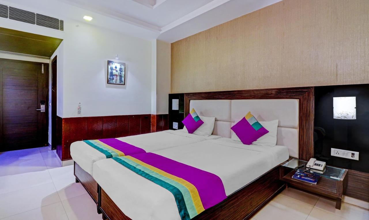 Light House Agra By Park Tree Hotel Bagian luar foto