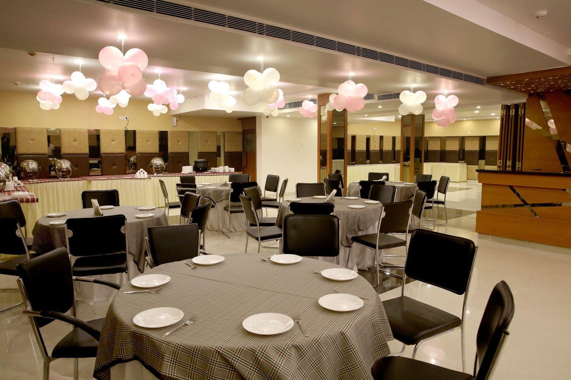 Light House Agra By Park Tree Hotel Bagian luar foto