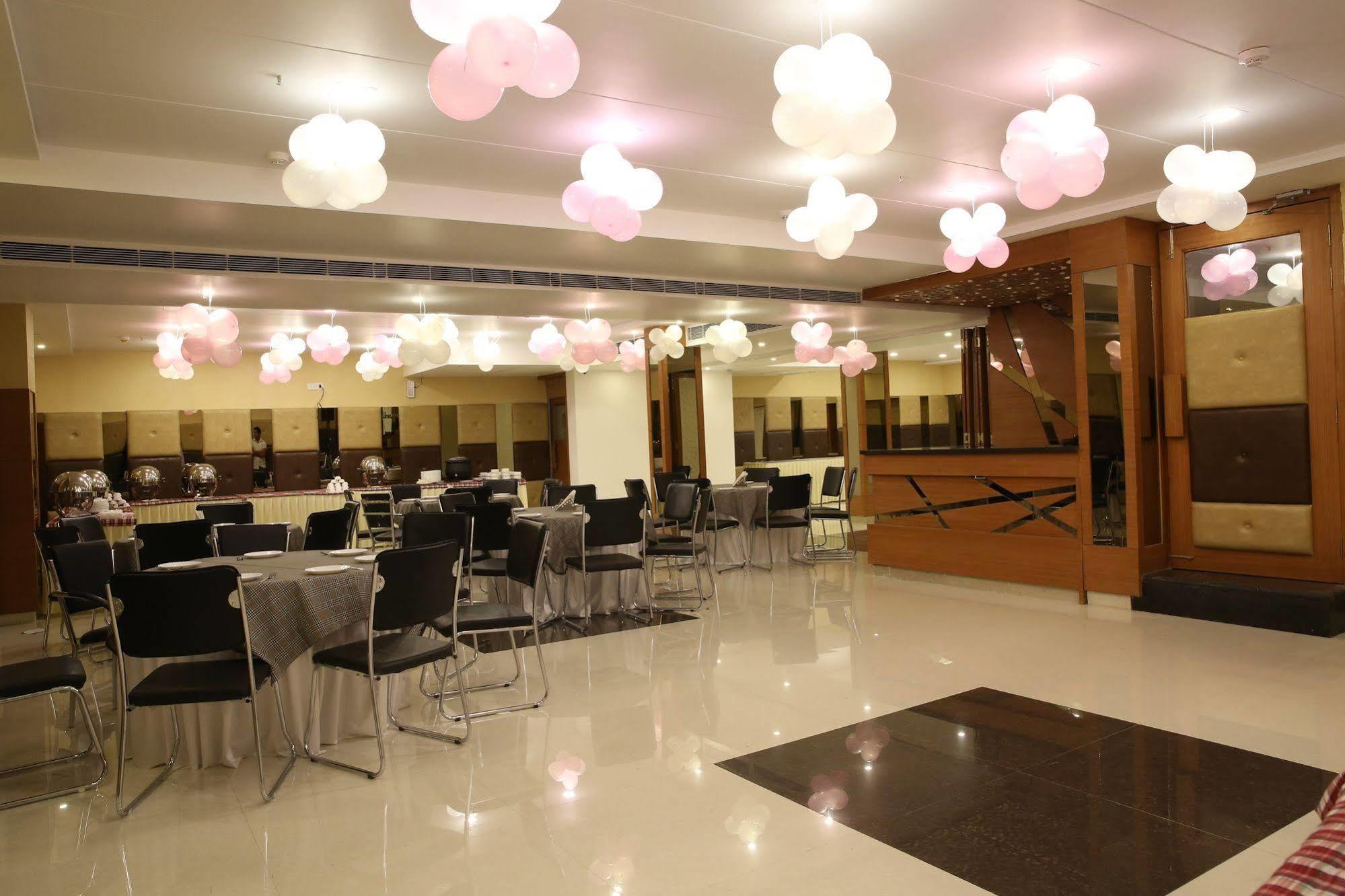 Light House Agra By Park Tree Hotel Bagian luar foto